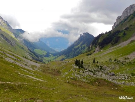 Alpages suisses depuis le Col de Verne