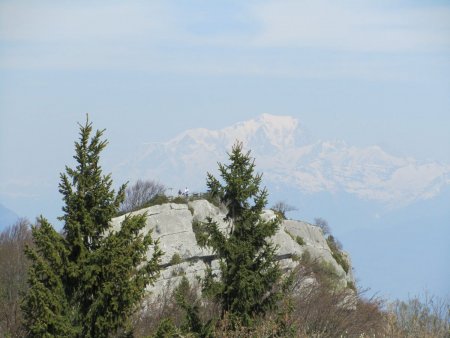 La Roche du Guet et le Mont Blanc.