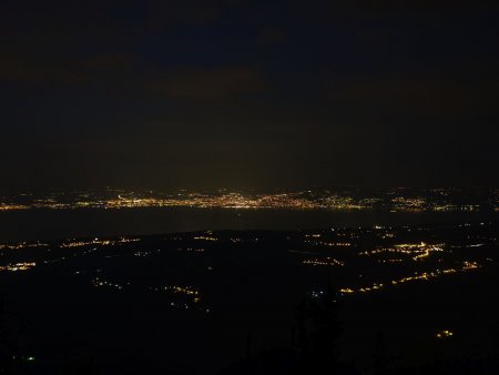 De la Grande Pointe des Journées, vue nocturne sur Lausanne.