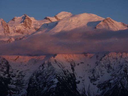 Le Mont Blanc se pare de magnifiques couleurs...