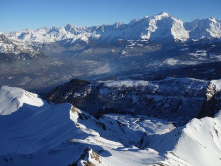La vallée de Sallanches et le massif du Mont Blanc.