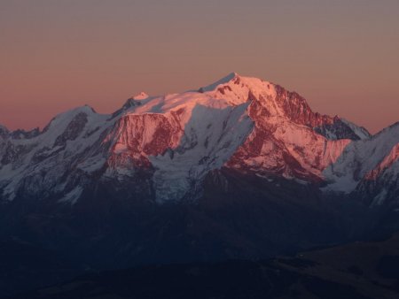 Dernières lumières sur le Mont Blanc.