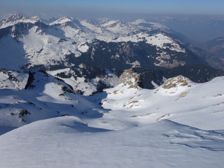Vue sur le versant suisse des Portes du Soleil et le val d’Illiez.