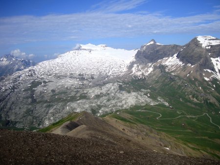 Vue ouest vers le glacier de Tsanfleuron et le sommet des Diablerets.