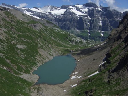 Le lac, dans la montée au pas du Taureau.