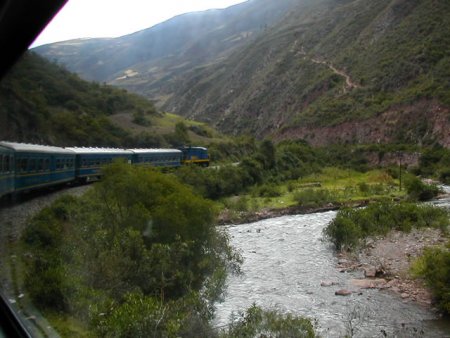 Train qui part de Cuzco et qui dépose au km 104