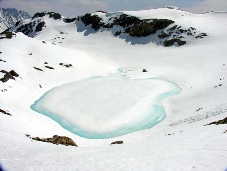 Le dégel du Lac Blanc vers le Roc Termier et la Ponsonnière