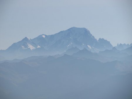 Zoom sur le Mont blanc, tout bleu !