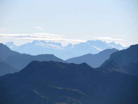 Zoom sur le Mont rose (à droite au fond).