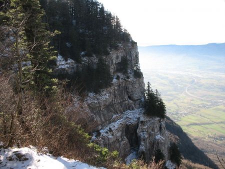 La falaise du Mont Revard sous le Col du Pertuiset