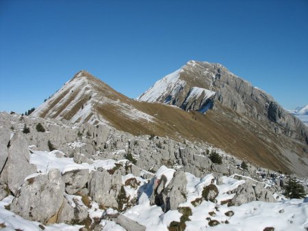 Aiguille Verte (alt. 2.045 m) et Pic de Jallouvre (alt. 2.408 m)
