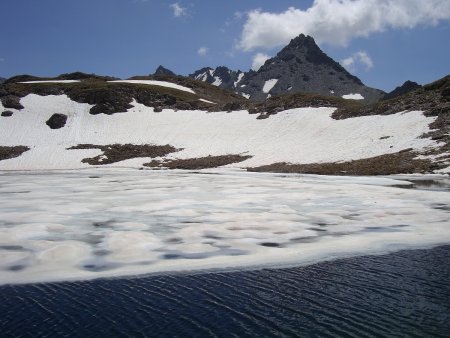 Lac nord et sommet nord (2981m) de la Crête de Côte Chaude.