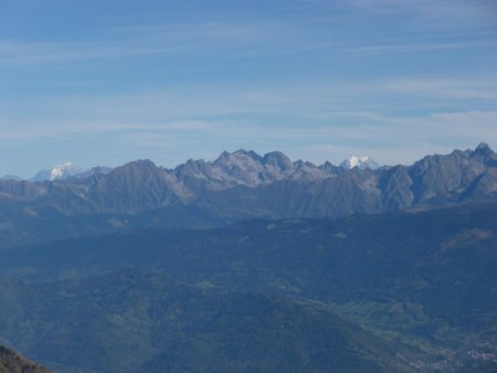 Le Grand Charnier et le Pic du Frêne entre le Mont Pourri et la Grande Casse.