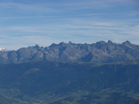 Grand Morétan, Charmet de l’Aiguille, Pointe de Comberousse, Puy Gris, Pic de la Grande Valloire, Rocher d’Arguille et Bec d’Arguille.