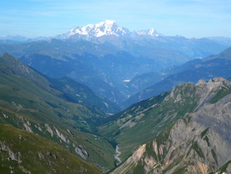 Vallée du Nant Brun et Mont-Blanc juste dans l’axe.