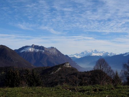 Dent d’Arclusaz et Mont Blanc, en remontant sur la Roche du Guet