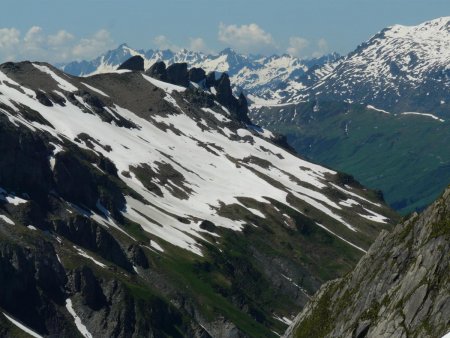 Rochers du Vent (2360m) et vallon du Lac de la Gittaz