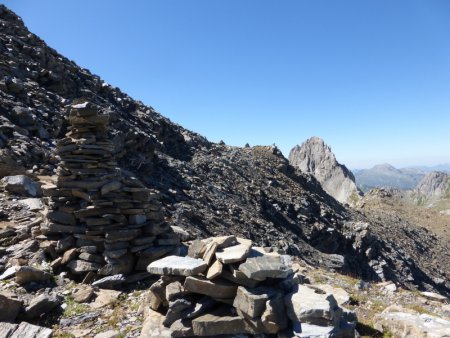 Arrêt au cairn (2882m)
