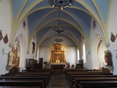 L’intérieur de l’église.