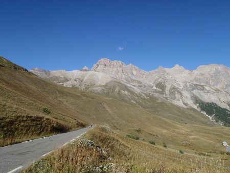 Grand Galibier vu de la route du Col (côté Hautes Alpes)