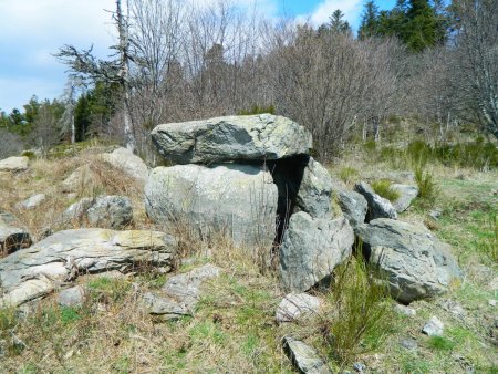 Le dolmen.