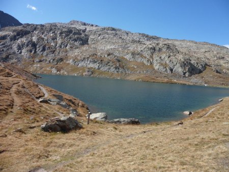 Le lac Blanc et l’aiguille de Laisse