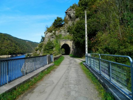 Viaduc et tunnel.