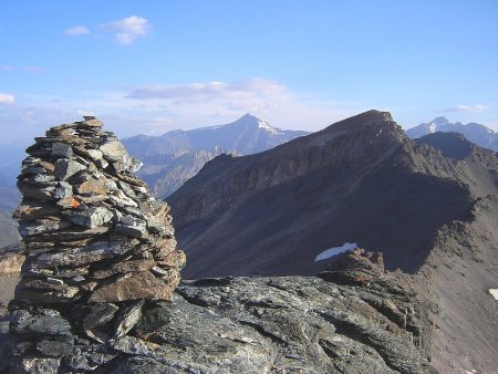 Du sommet, vue sur le Voisin, le Pélaou Blanc avec la Grande Sassière et la Tsanteleina.