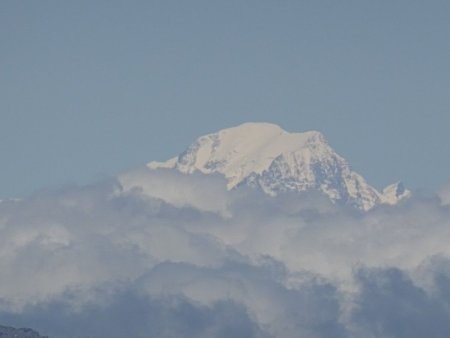 Zoom (un peu flou) sur le Mont Blanc