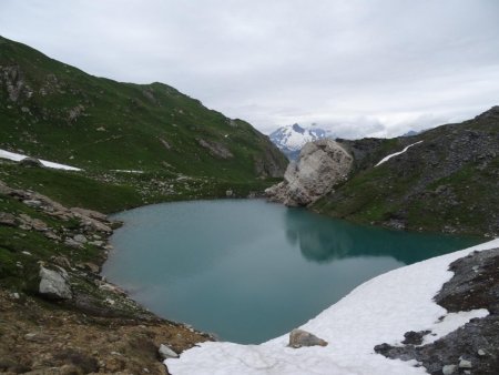 A l’écart du GRP un autre lac sans nom de la Combe de la Neuva.