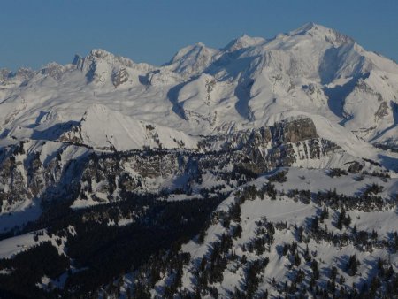 Un regard vers le Mont Blanc.