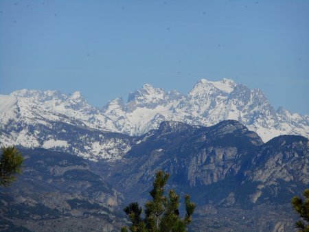 Zoom sur Mont Pelvoux et Pic sans Nom