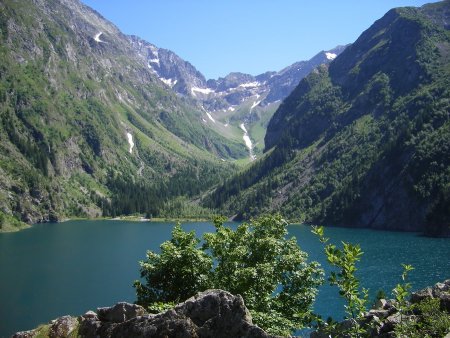 Lac Lauvitel et vue sur la réserve naturelle intégrale du Lauvitel