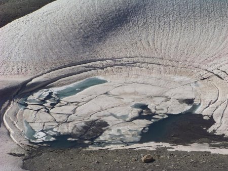 Lac glaciaire témoin de l’ancien glacier de la Jave.