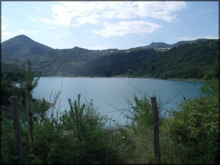 Vue sur le lac de Monteynard-Avignonet.