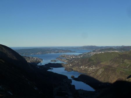 De bas en haut, Indrevatnet, Jordalsvatnet et la Mer du Nord