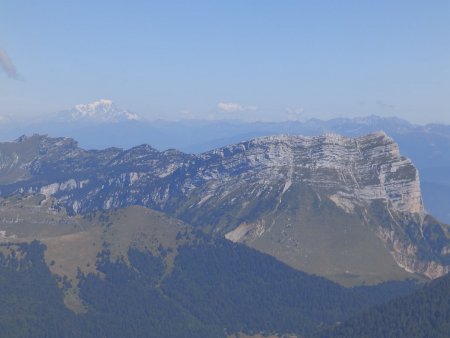 Le Mont Blanc et la Dent de Crolles.