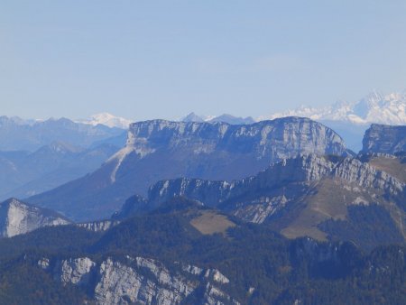 Mont Granier et Mont Buet enneigé.