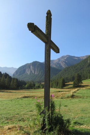La Chalp : Croix de la réconciliation, retour en Queyras des huguenots