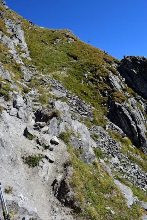 Au-dessus du Col de Laurenti, on retrouve le chemin normal d’ascension au Roc Blanc.