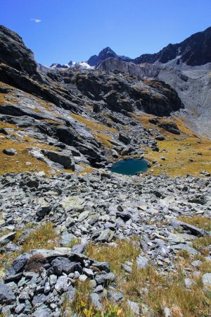 Le premier lac et début de la vue sur le glacier de Gébroulaz