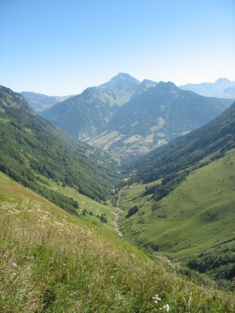 Entremont et Roc des Charmieux (alt. 1.877 m ) vus du Col de la Buffaz