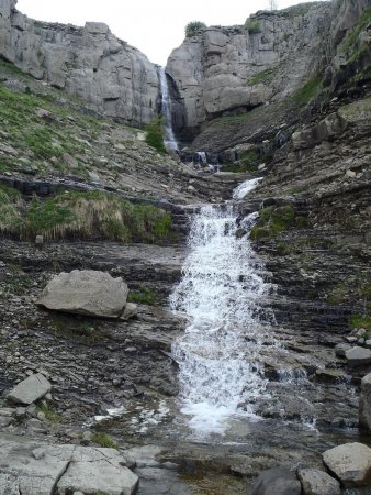 Les cascades sous le Col de la Pisse avec un débit encore important en ce mois de juillet