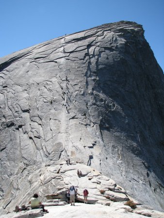 Les 200 metres de cables qui permettent de gravir le sommet de Half Dome