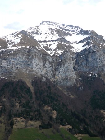 Le Trélod depuis les crêtes du mont Julioz.
