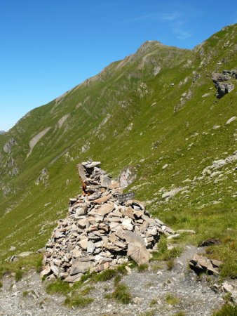 Cairn du col de Valbuche et mont du Fût.