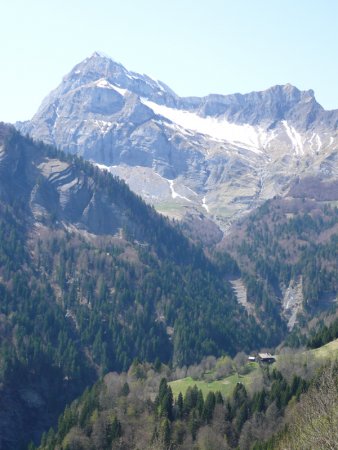 Le Charvin et la Goenne depuis le versant sud du Treu.