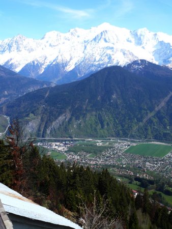 Plaine du Fayet et Mont-Blanc depuis le refuge de Varan.