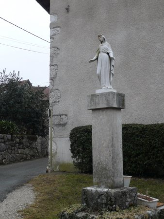 Statue de la Vierge à Vens.