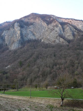 Le versant sud de la montagne, au-dessus de La Balmette.